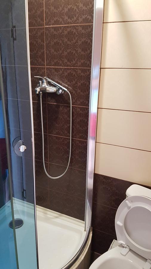 Glamour Hotel Luhyny Bagian luar foto