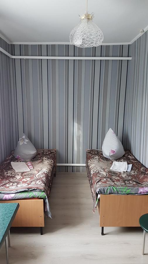 Glamour Hotel Luhyny Bagian luar foto